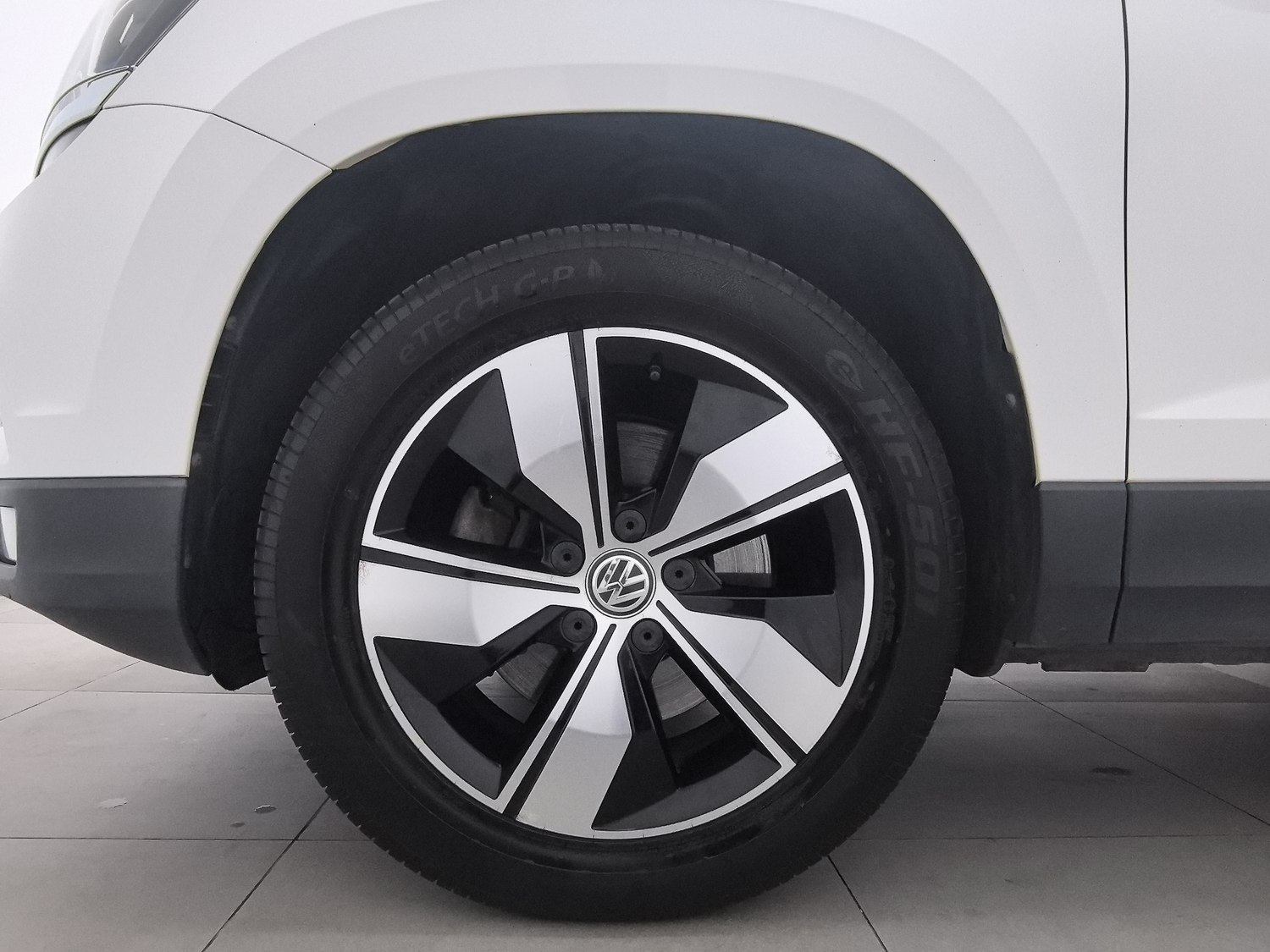 Used Volkswagen Tharu L 2020 1.4 AT