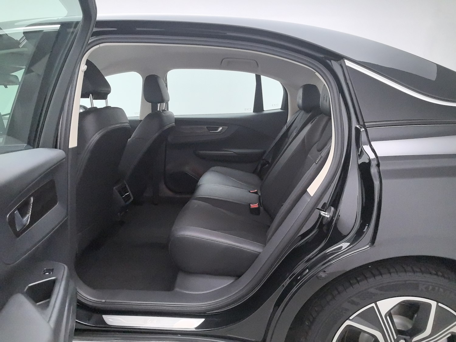 Used Hongqi E-QM5 2023
