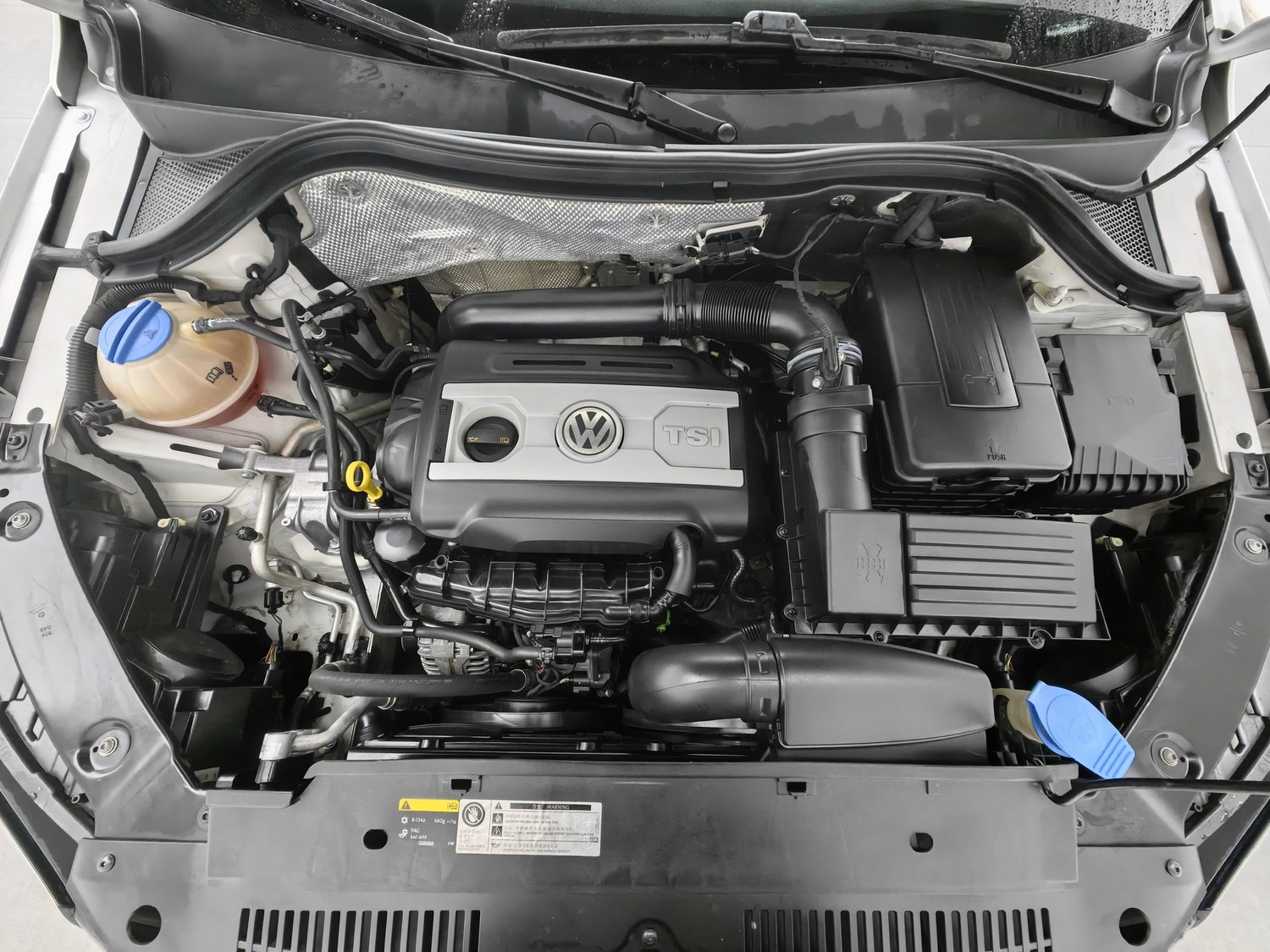 Used Volkswagen Tiguan 2015 2.0 AT