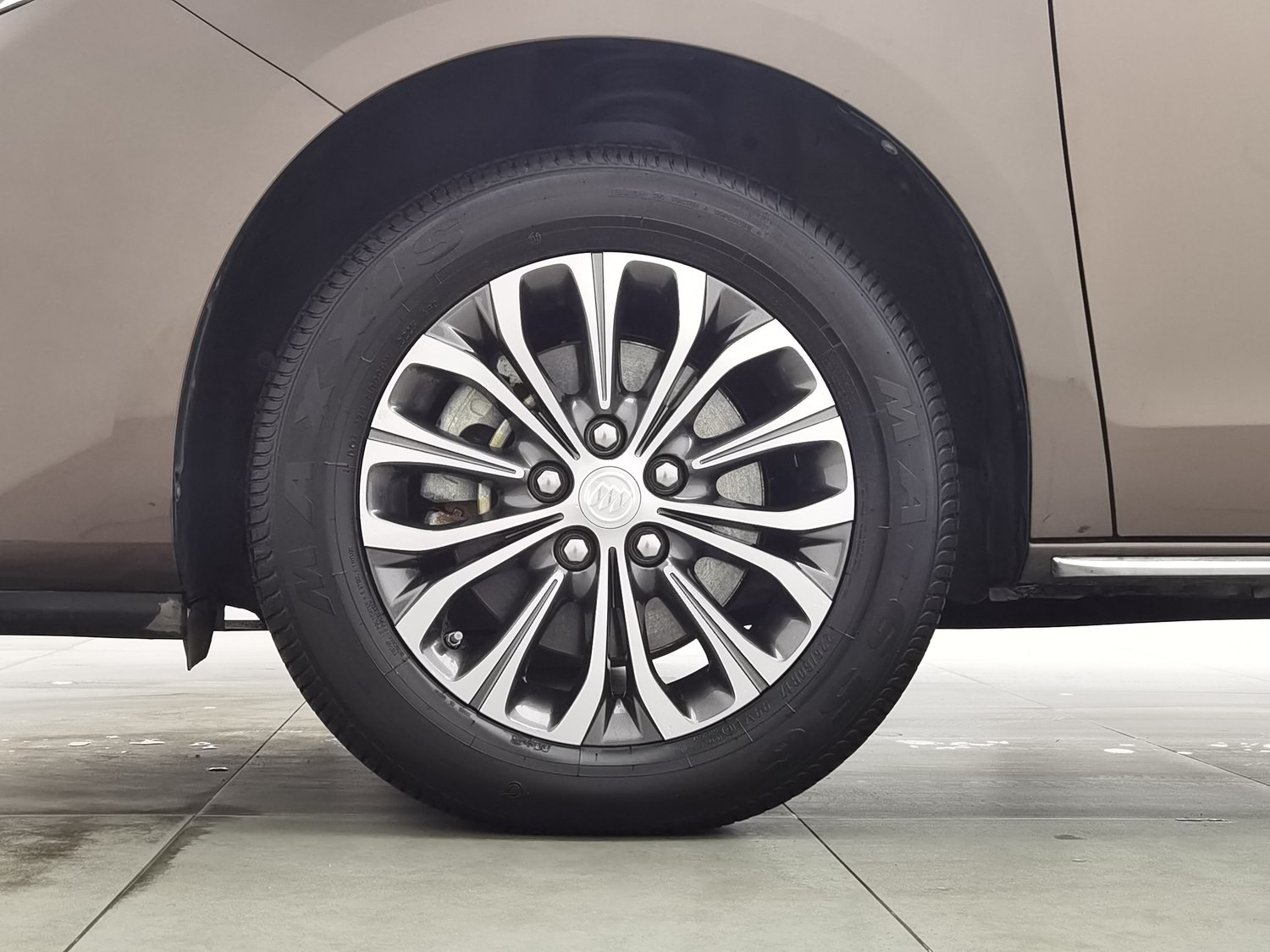 Used Buick GL8 2023 2.0 AT