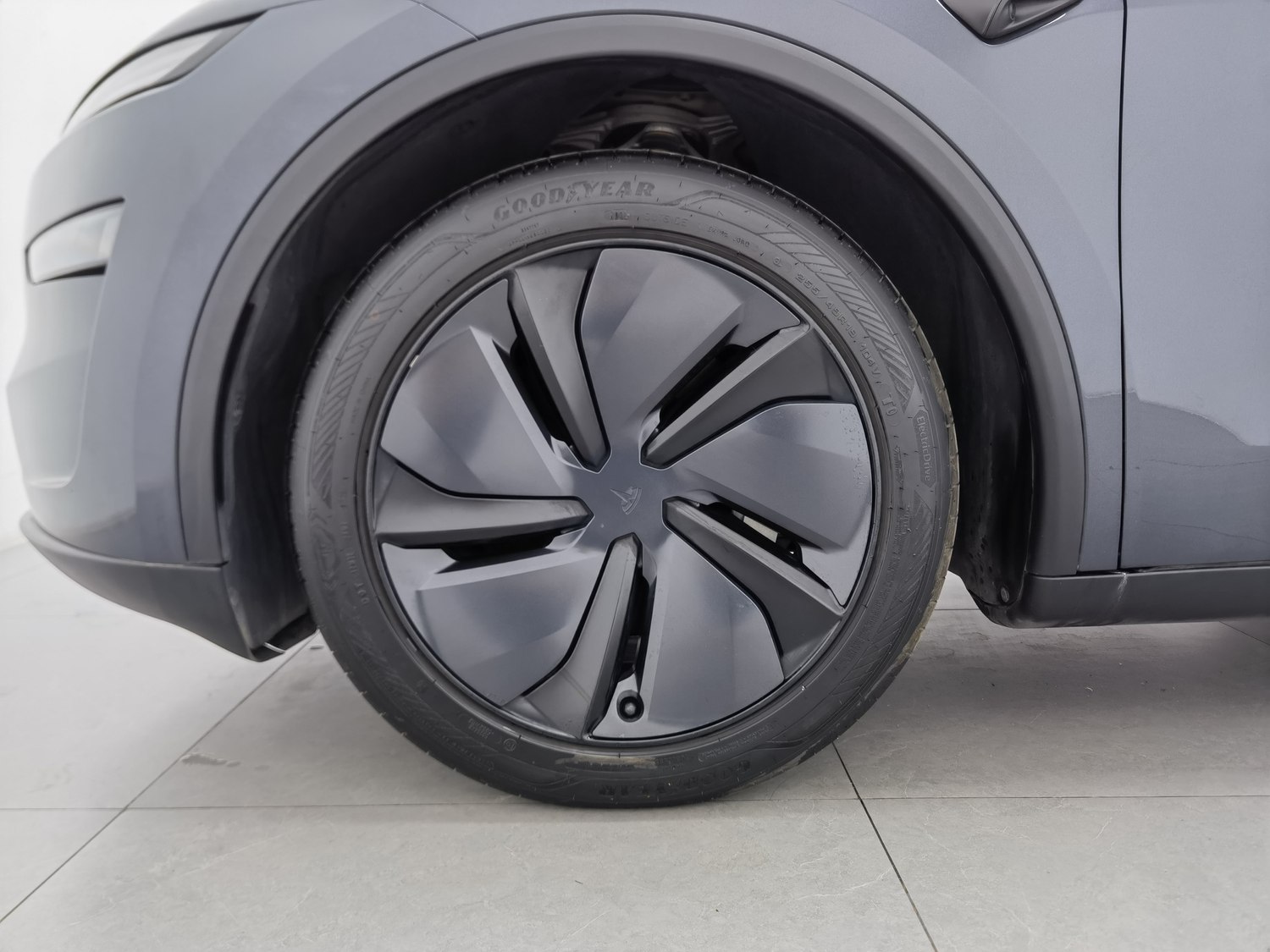 Used Tesla Model Y 2025