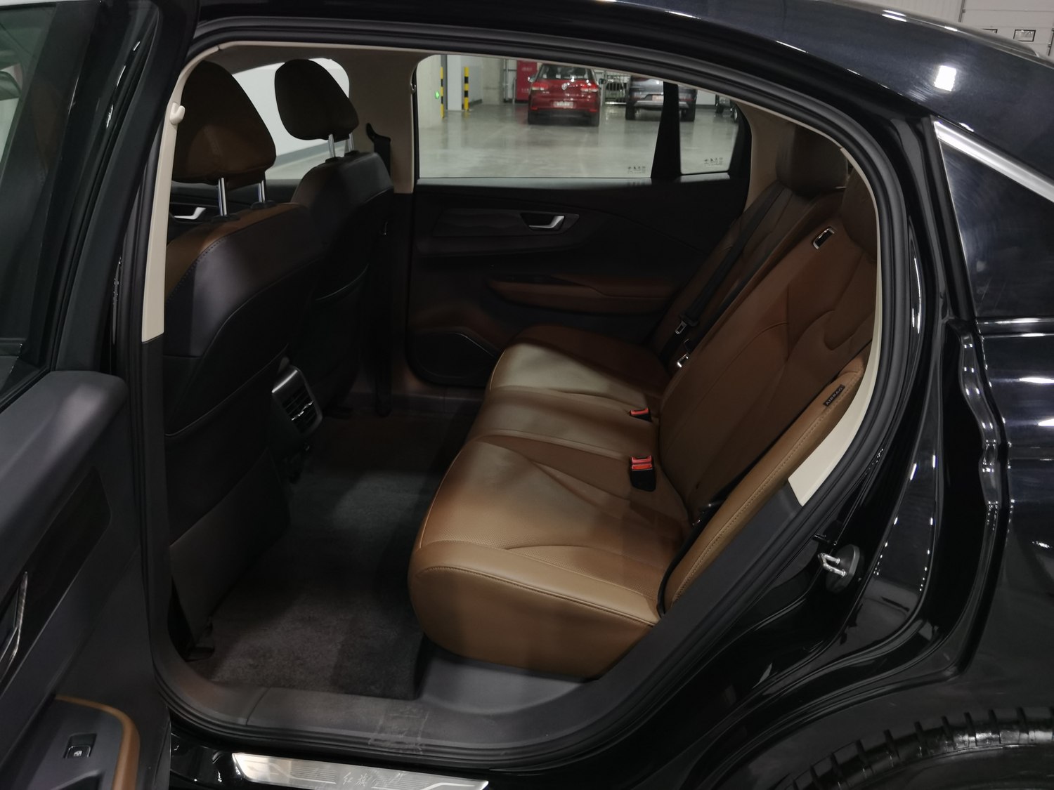 Used Hongqi E-QM5 2022