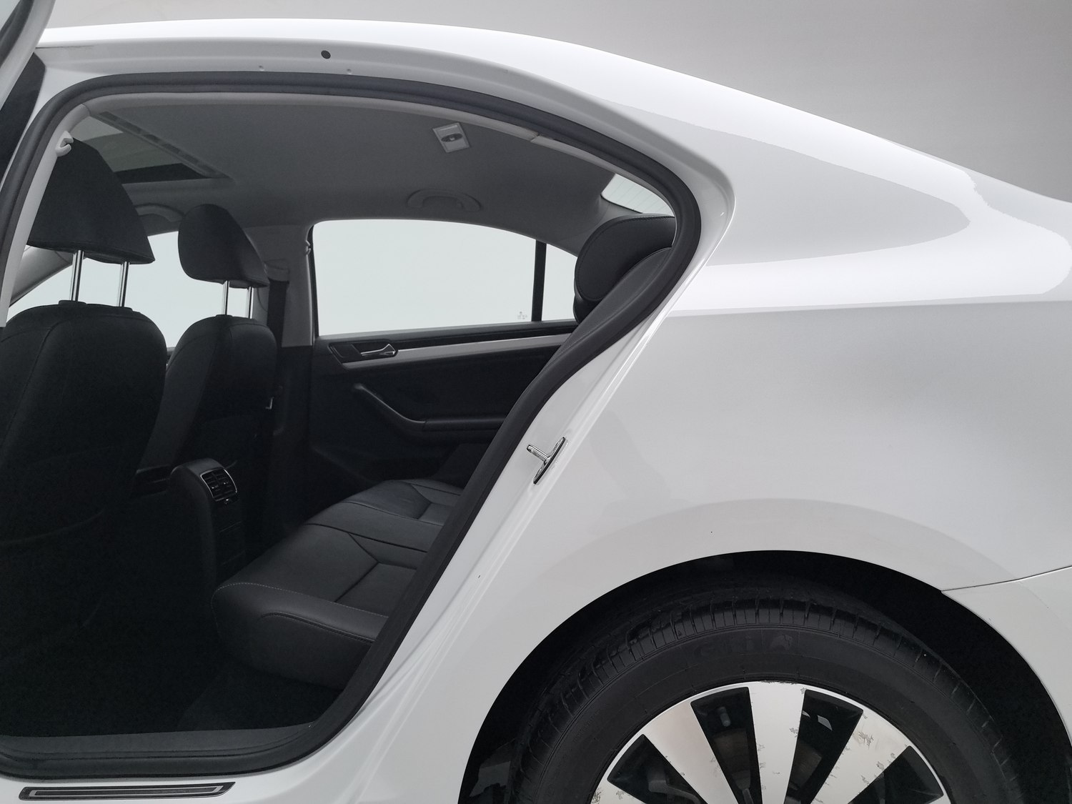 Used Volkswagen Sagitar 2018 1.6 MT
