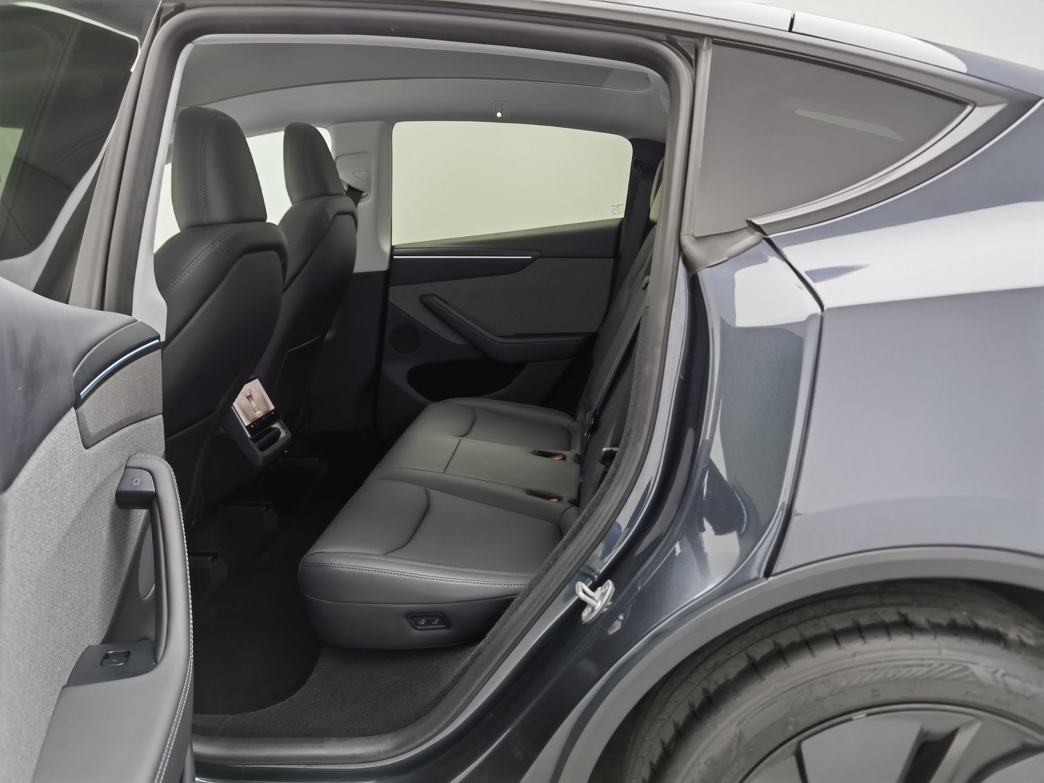 Used Tesla Model Y 2025