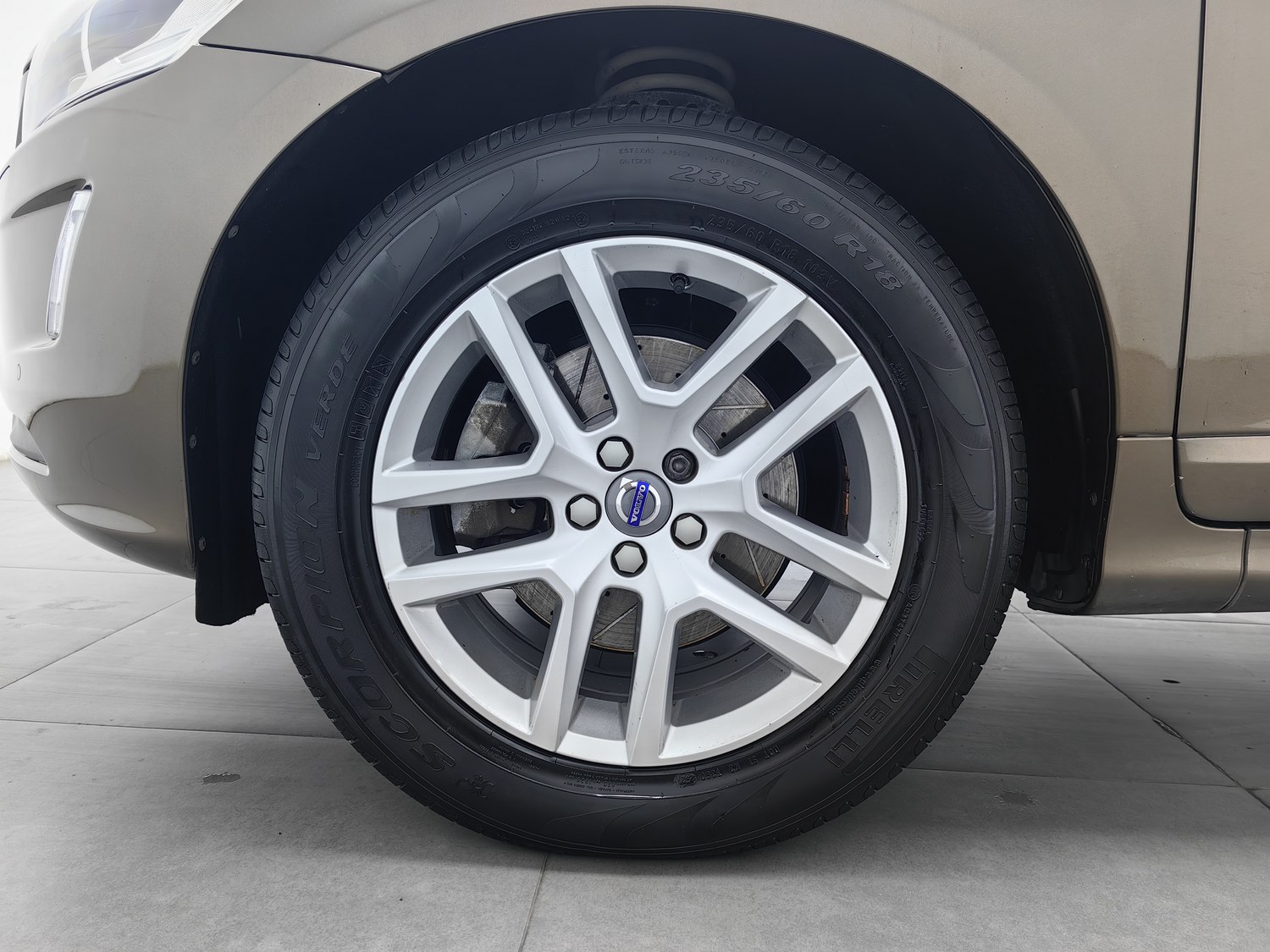 Used Volvo XC60 2017 2.0 AT