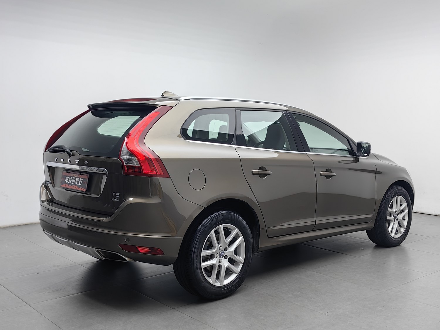 Used Volvo XC60 2017 2.0 AT