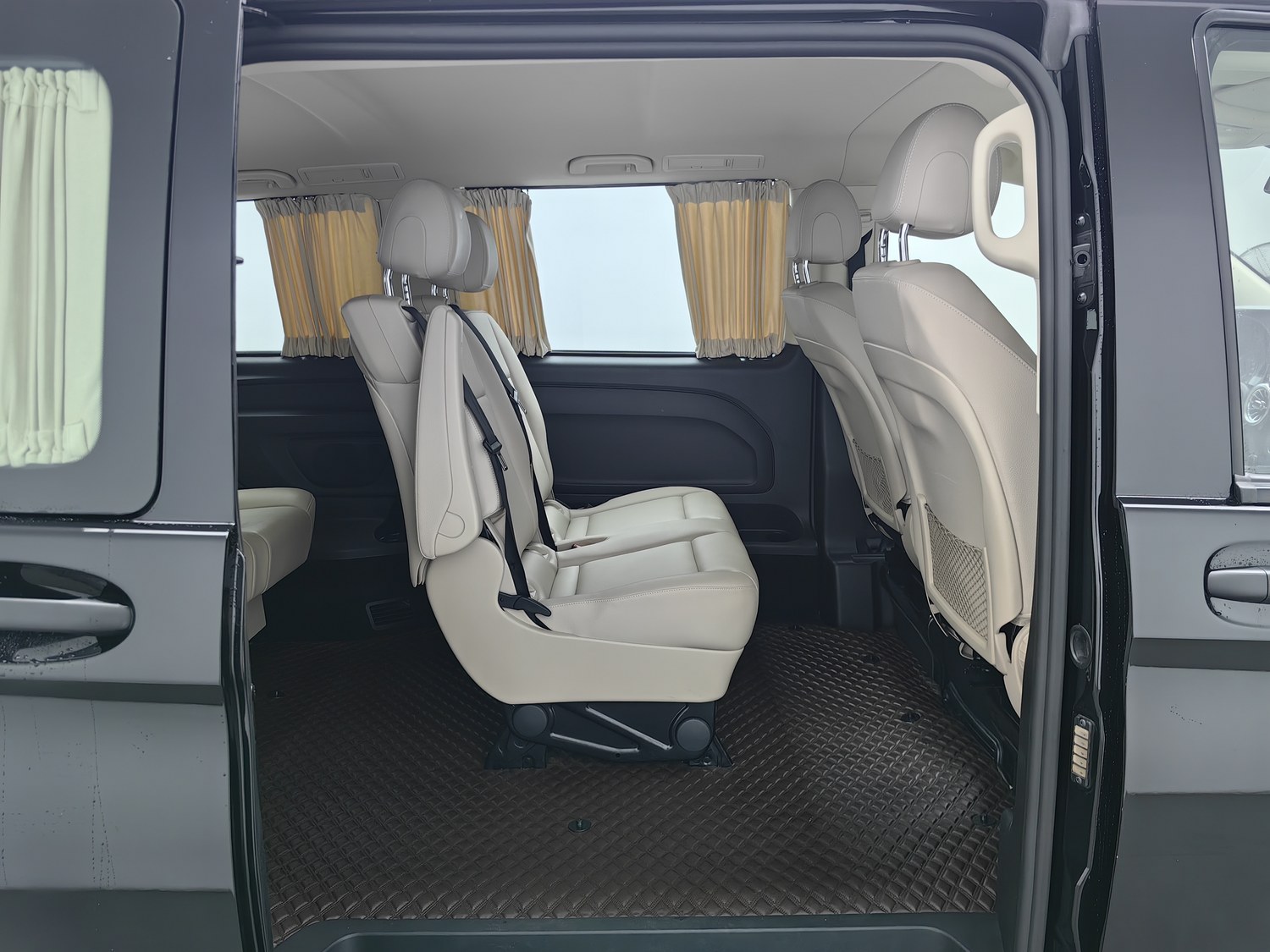 Used Mercedes-Benz Vito 2023 2.0 AT
