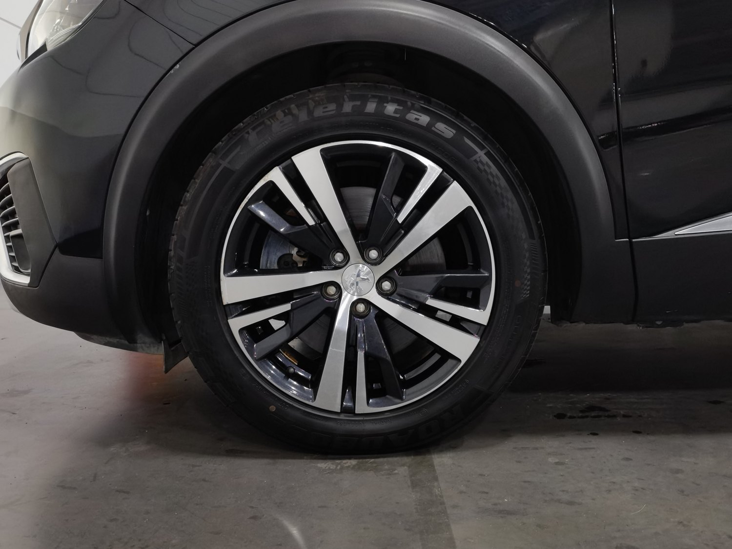 Used Peugeot 5008 2017 1.6 AT