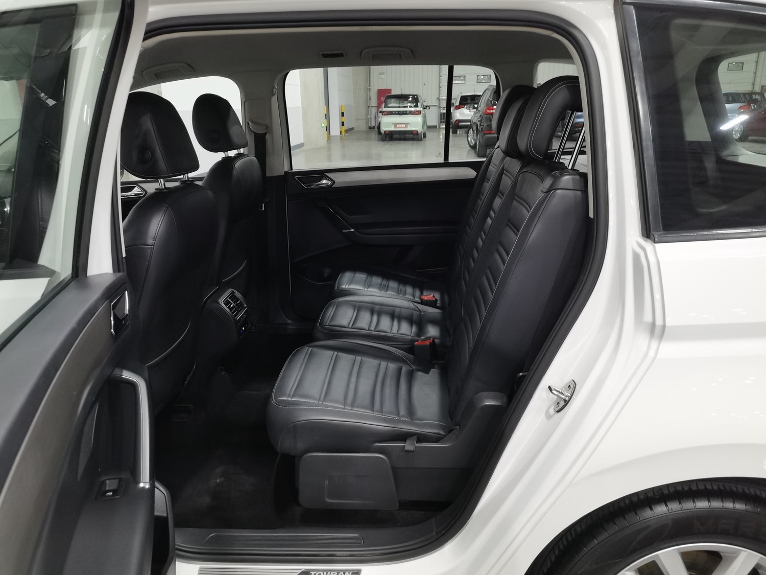 Used Volkswagen Touran 2016 1.4 AT