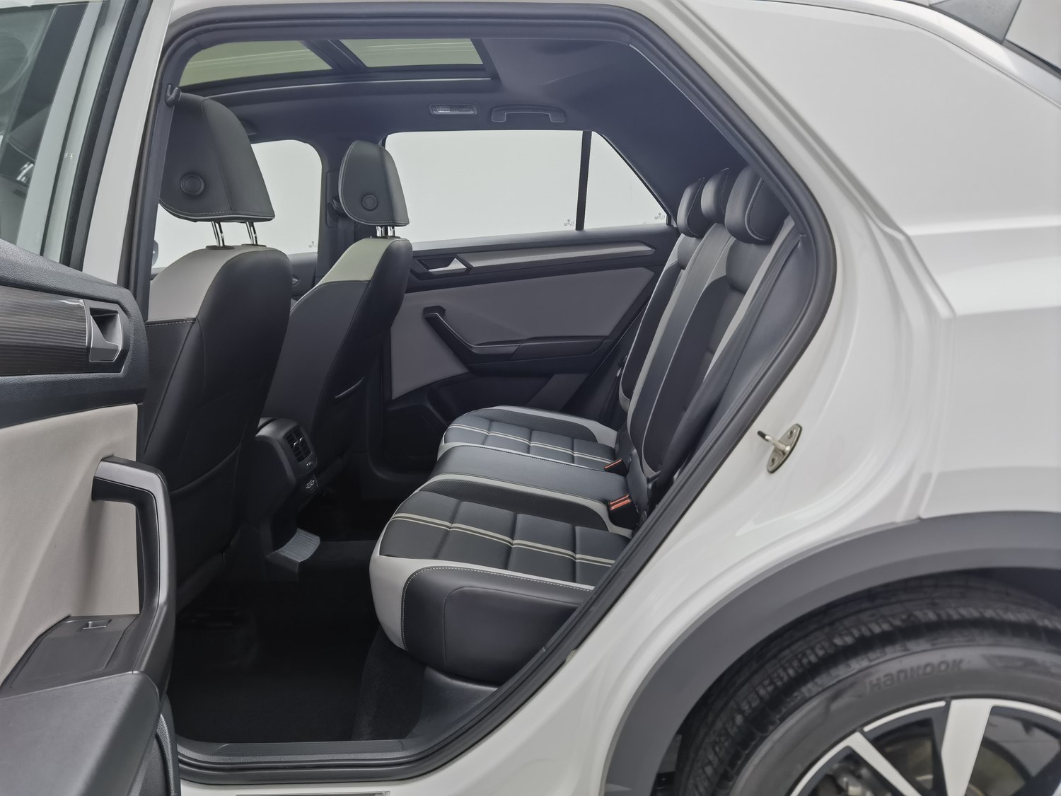 Used Volkswagen T-Roc 2023 1.5 AT