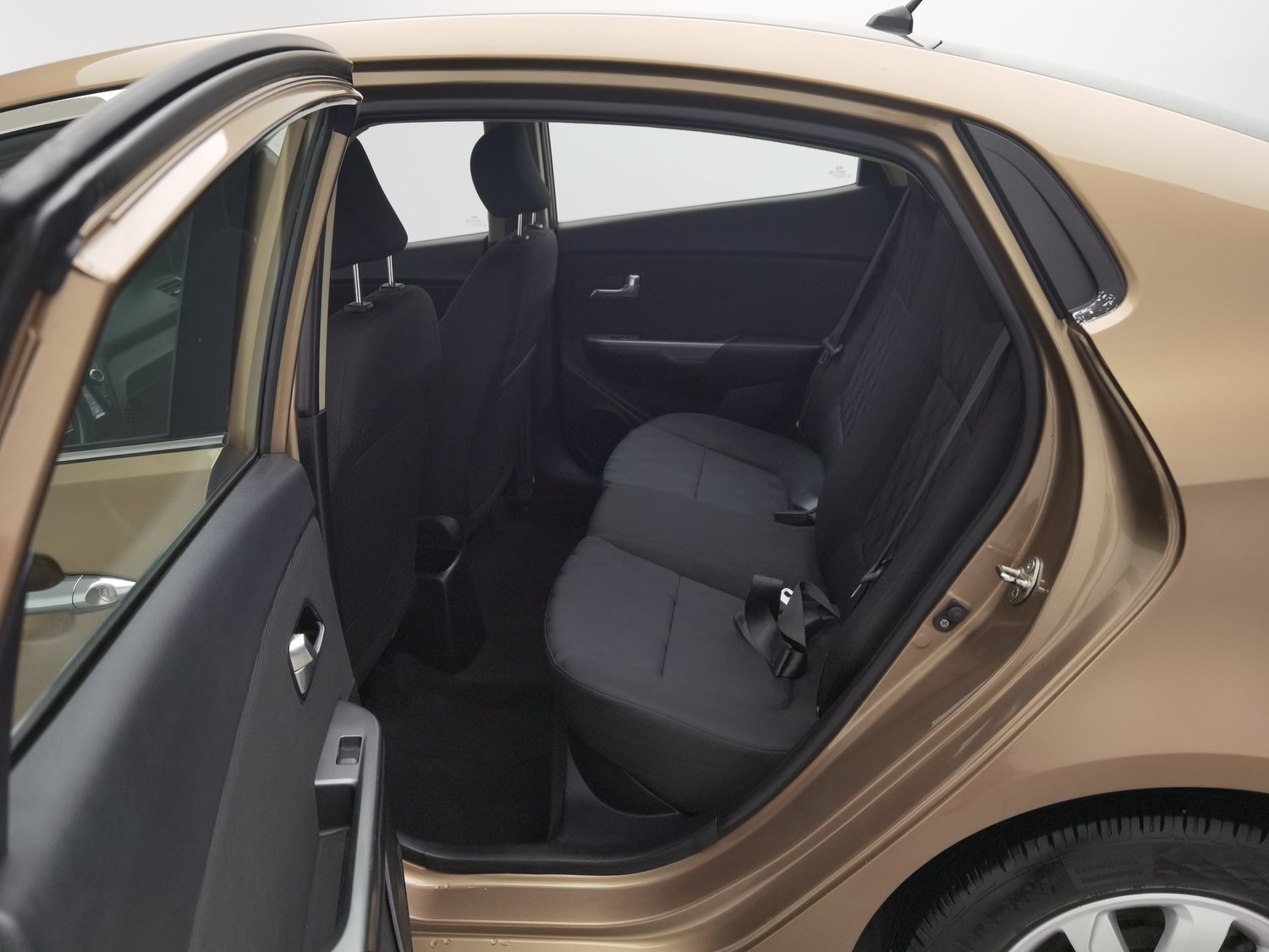 Used Kia K2 2015 1.4 MT