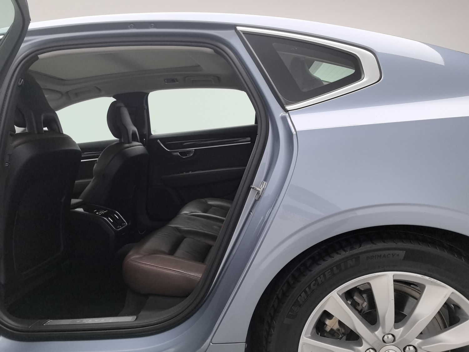 Used Volvo S90 2017 2.0 AT