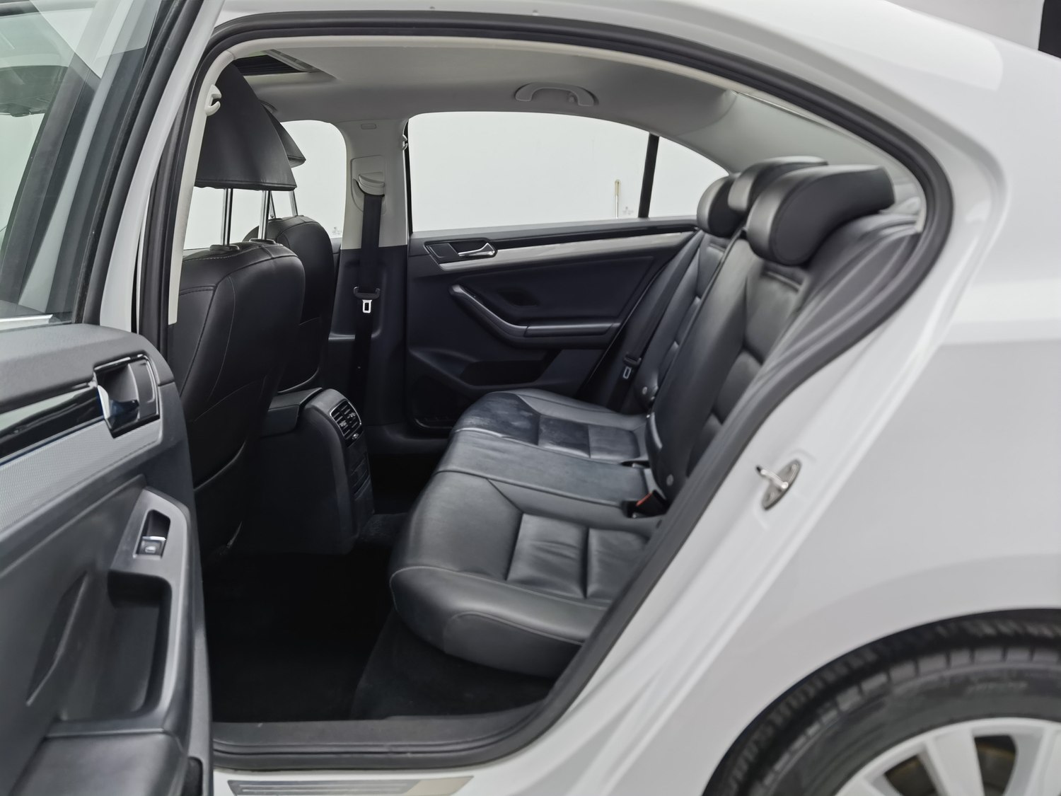 Used Volkswagen Sagitar 2015 1.6 AT