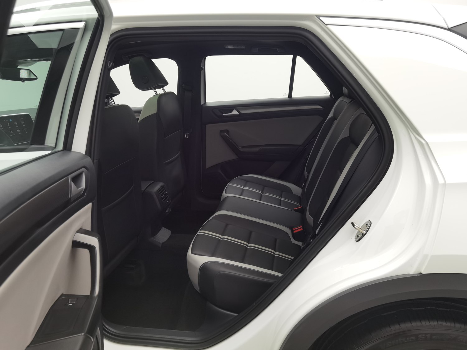 Used Volkswagen T-Roc 2026 1.5 AT