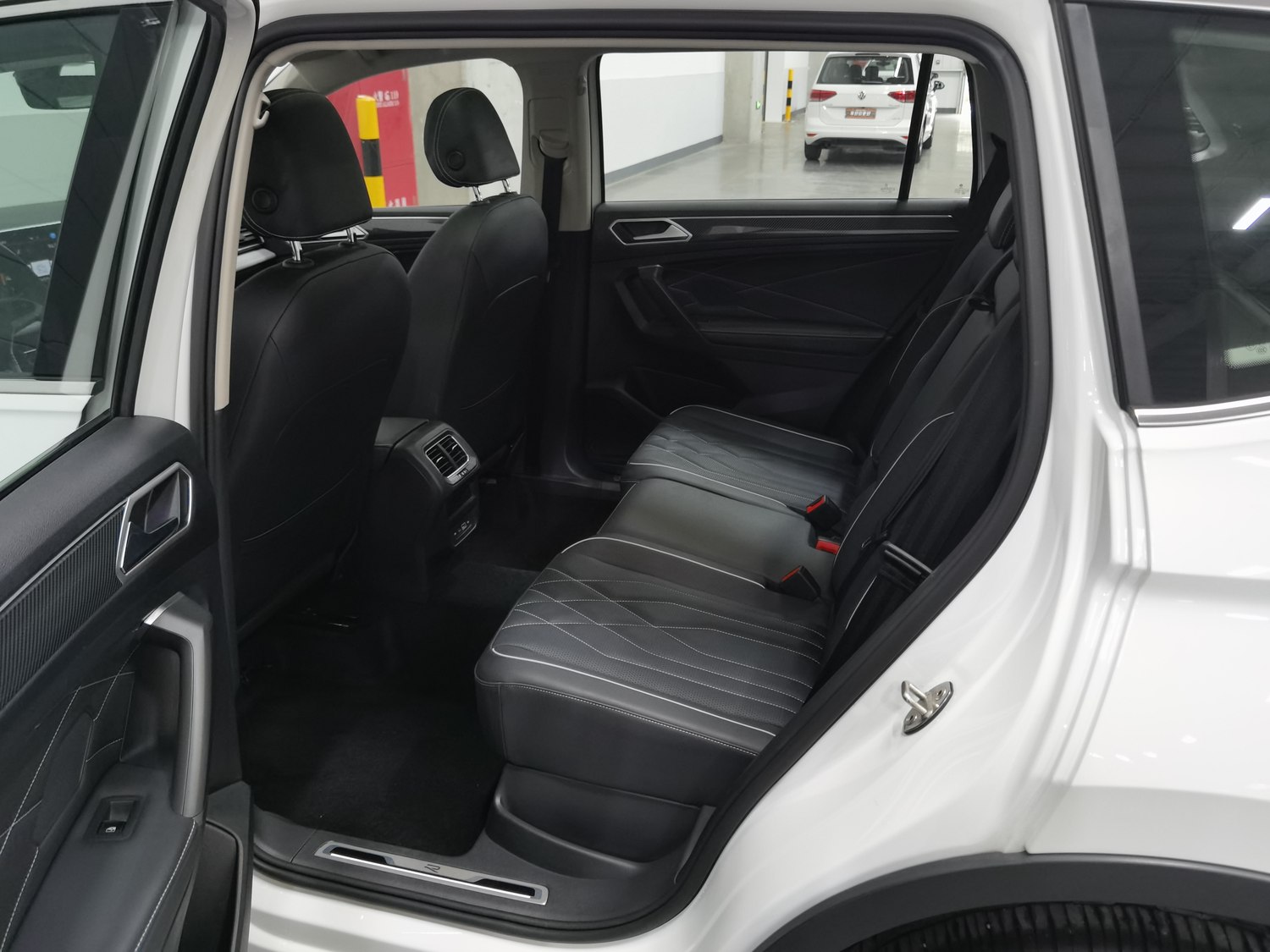 Used Volkswagen Tiguan L 2024 2.0 AT