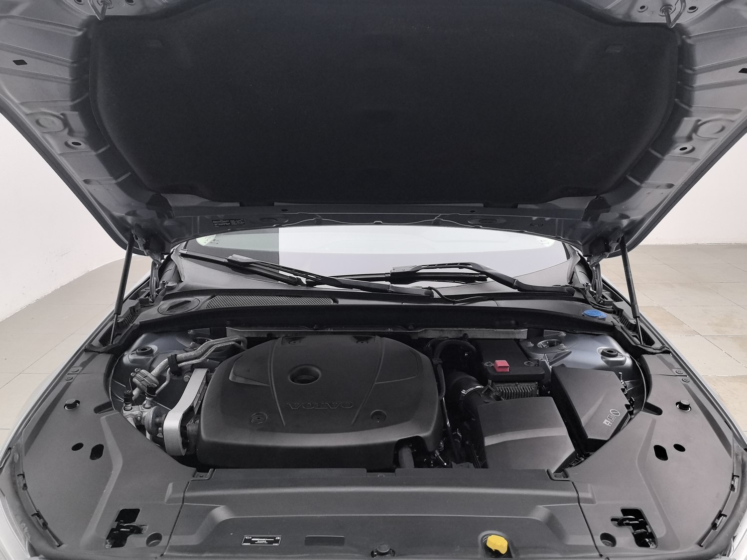 Used Volvo S90 2017 2.0 AT