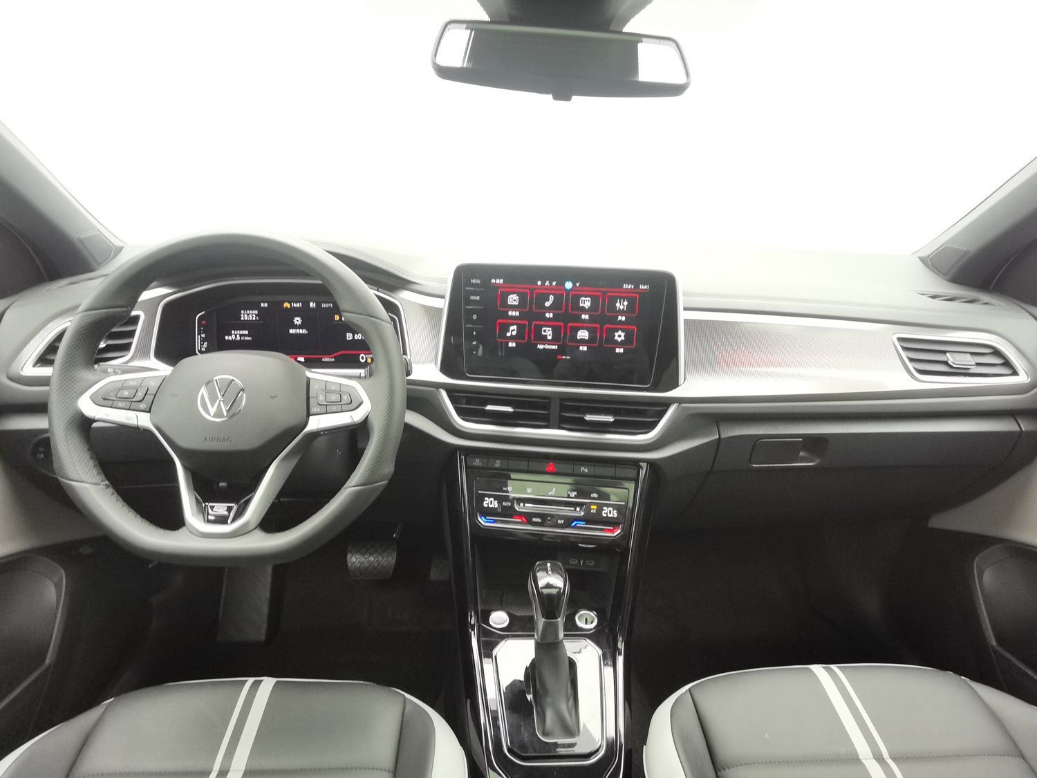 Used Volkswagen T-Roc 2026 1.5 AT