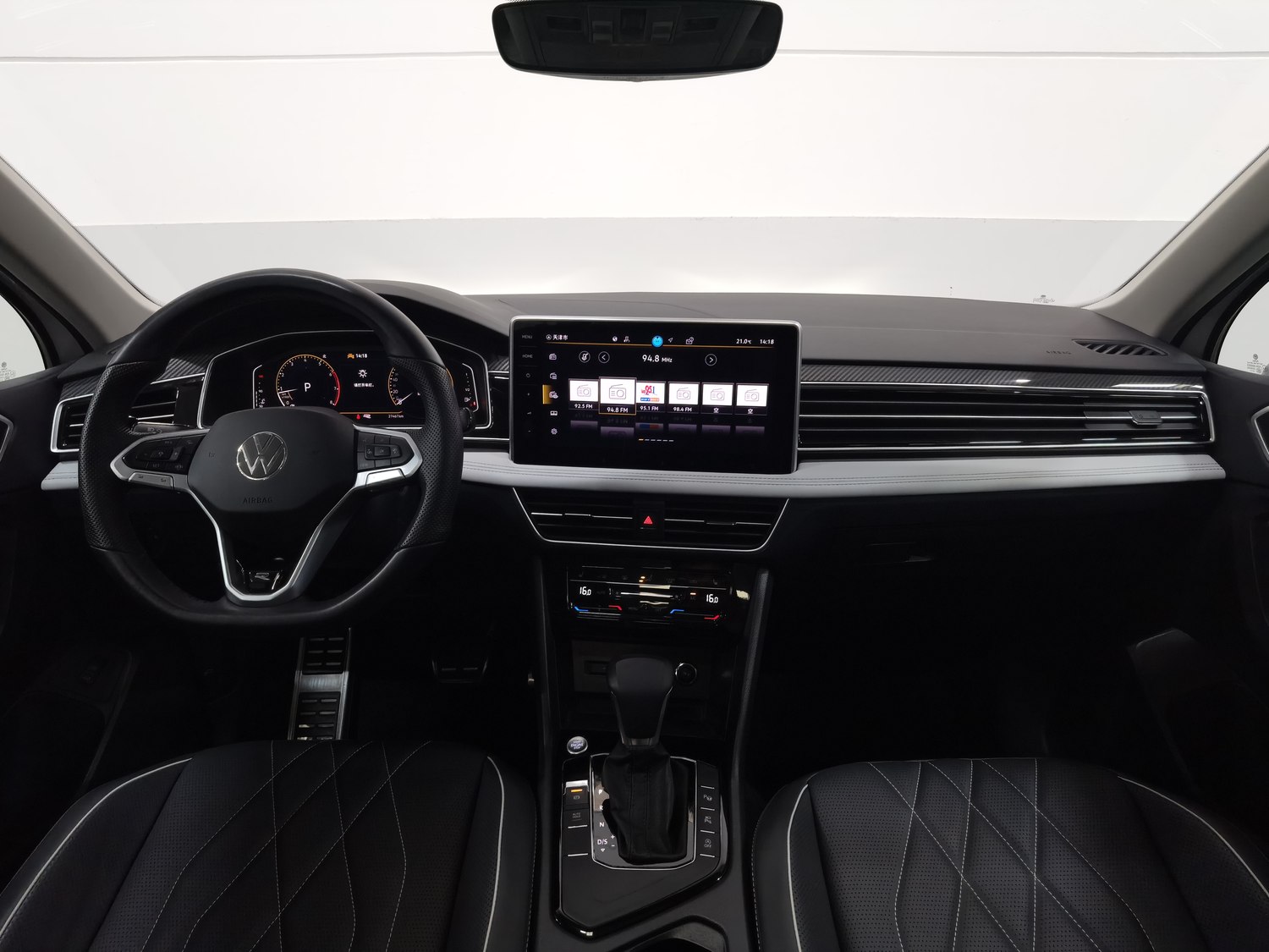 Used Volkswagen Tiguan L 2024 2.0 AT