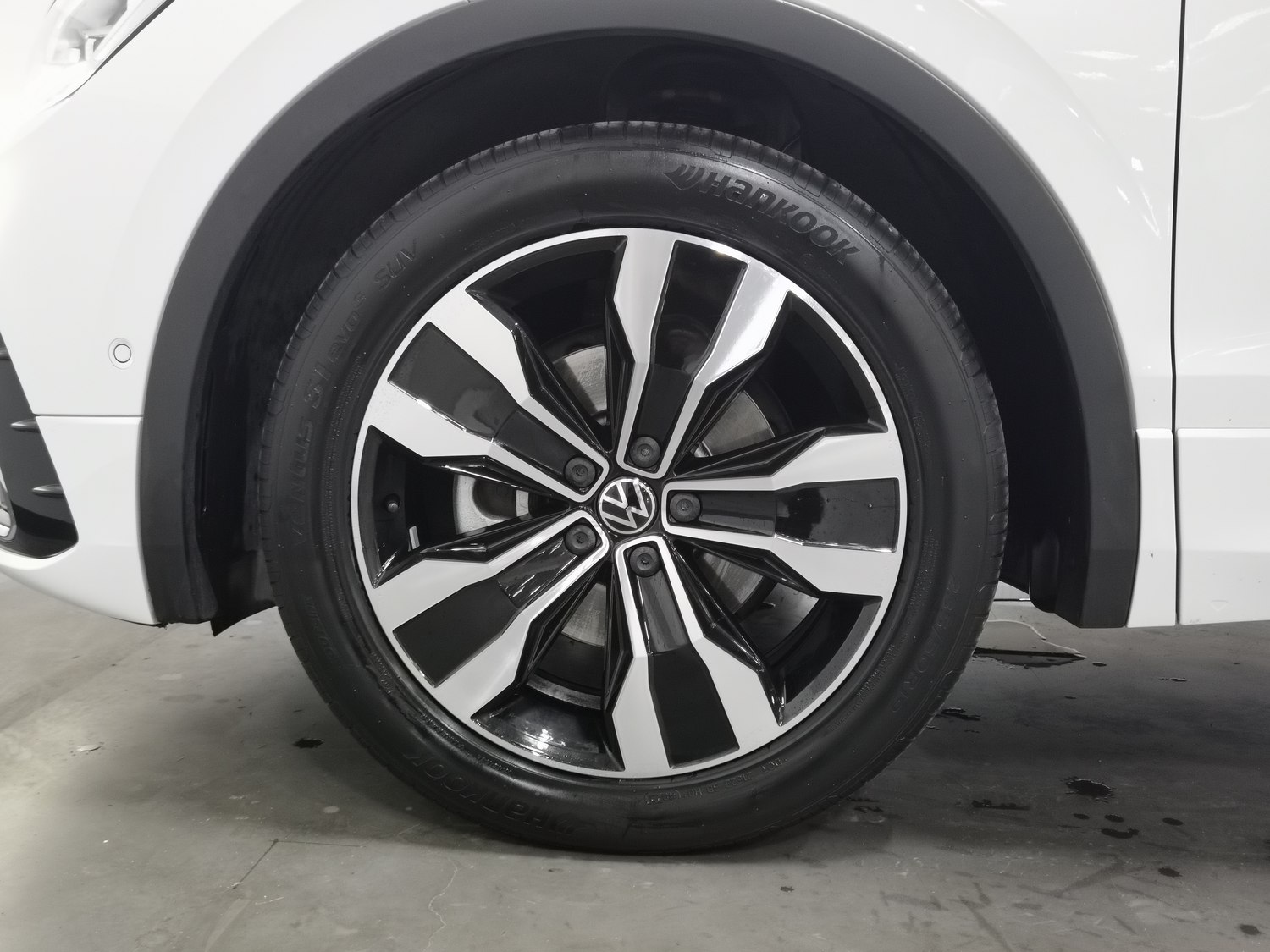 Used Volkswagen Tiguan L 2024 2.0 AT