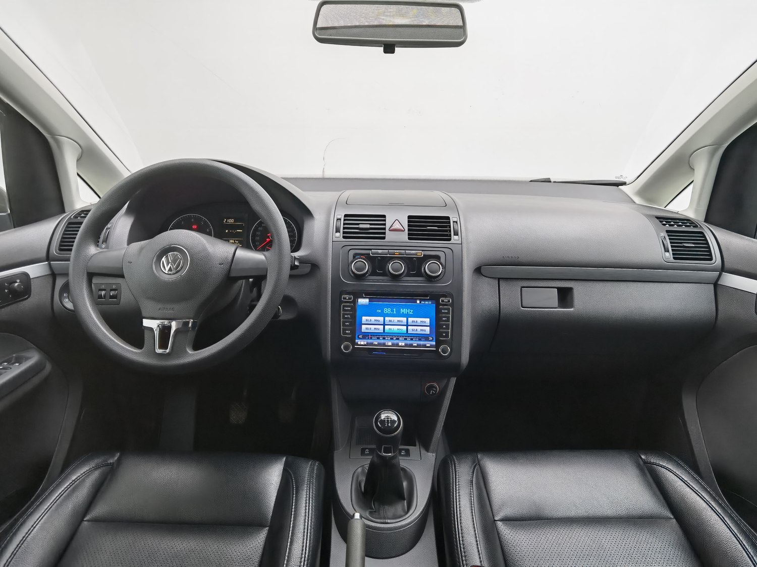 Used Volkswagen Touran 2015 1.4 MT