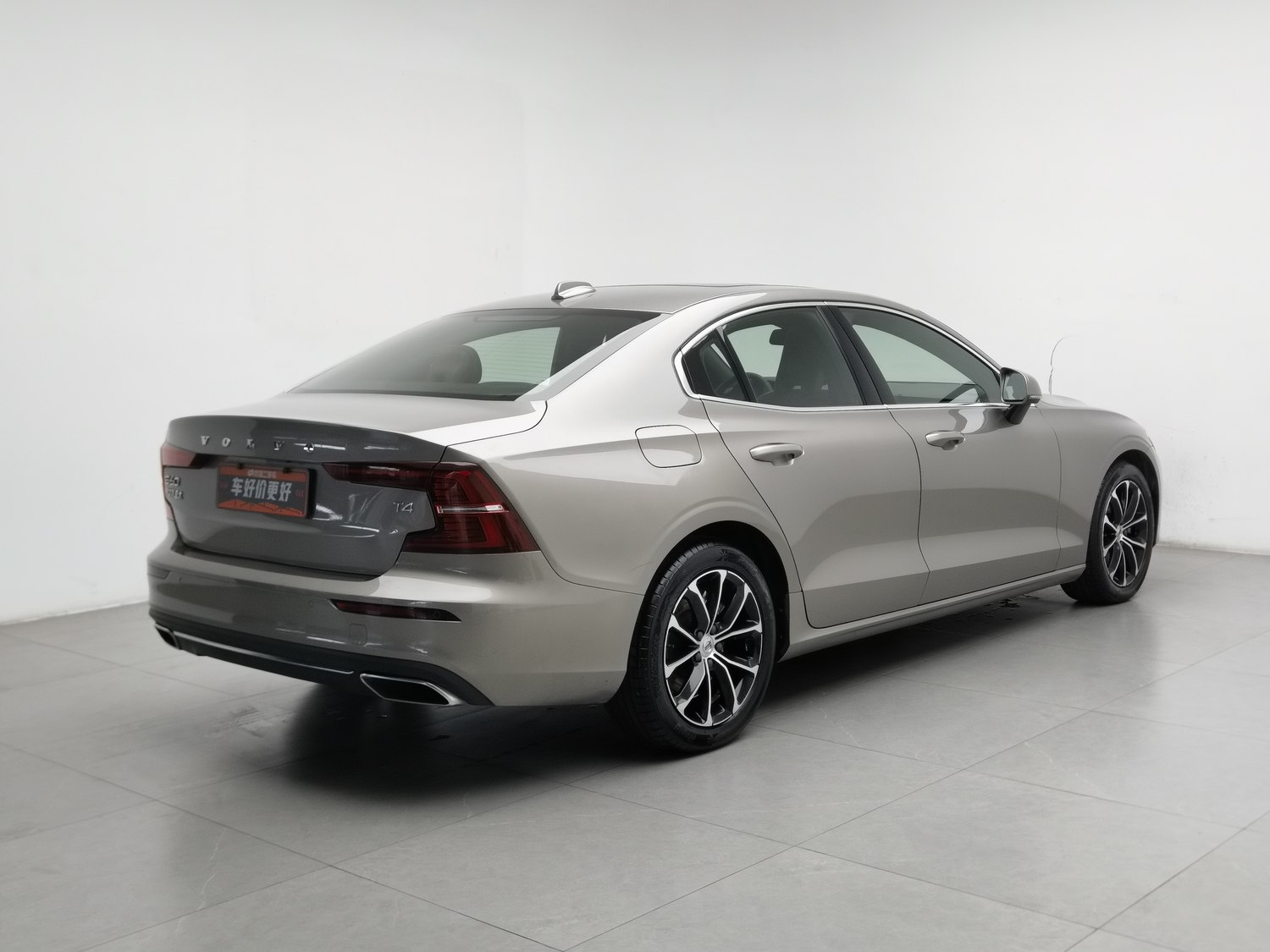 Used Volvo S60 2021 2.0 AT
