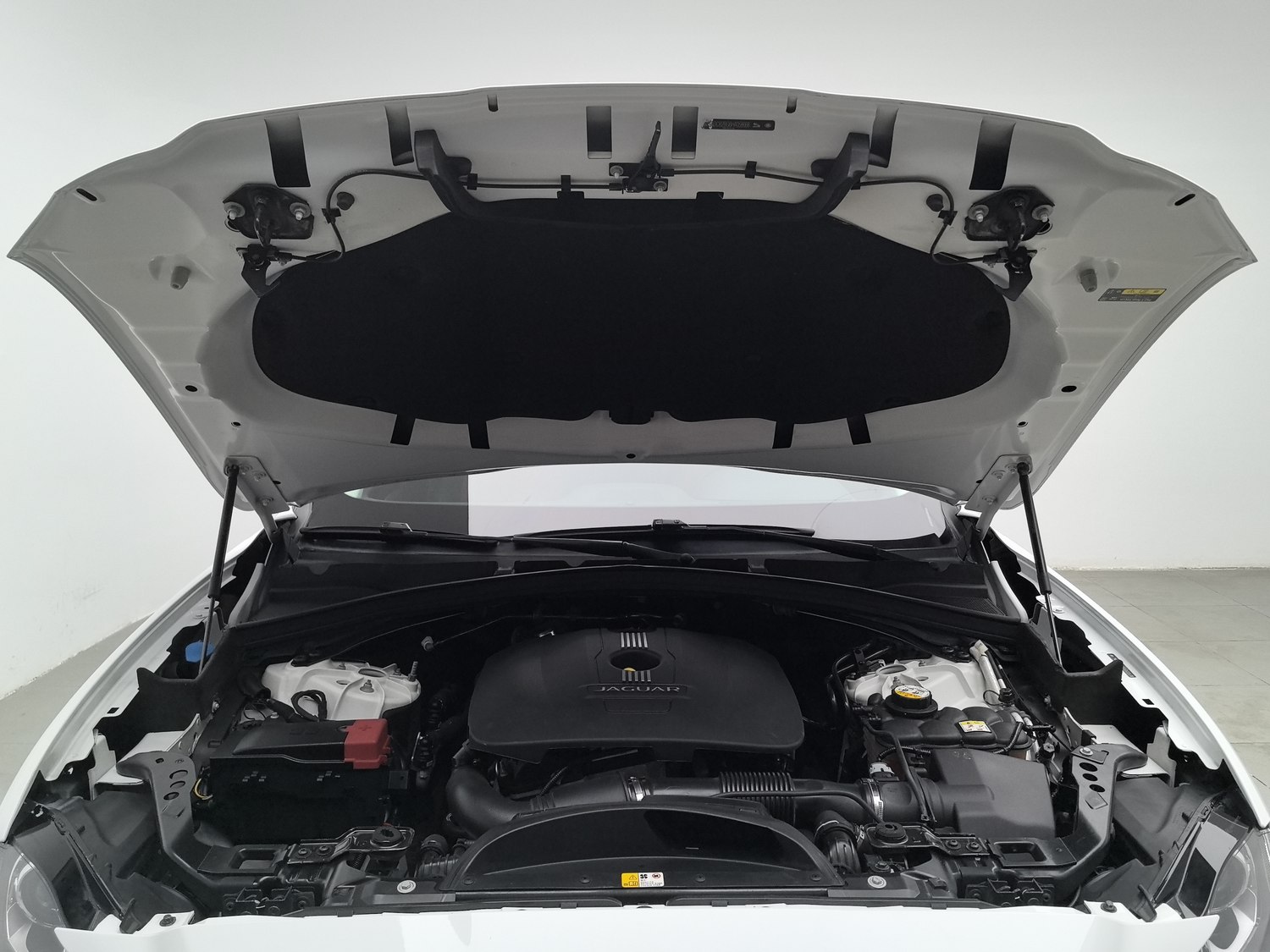 Used Jaguar F-PACE 2016 2.0 AT