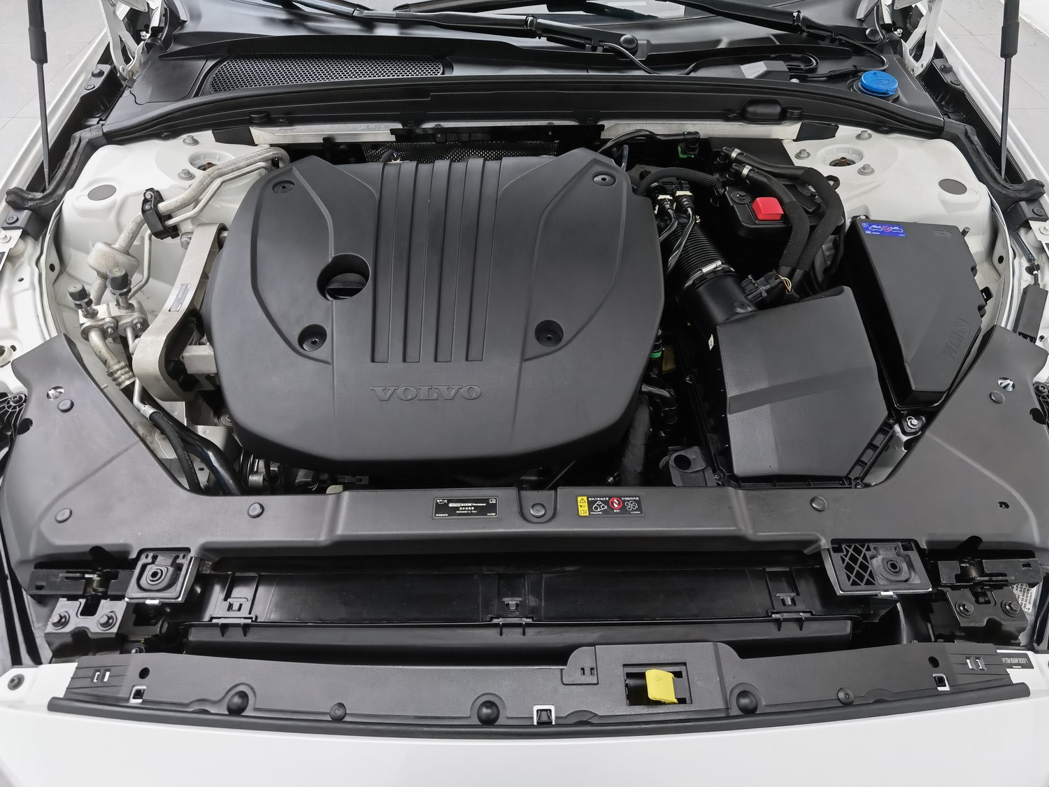 Used Volvo S60 2024 2.0 AT