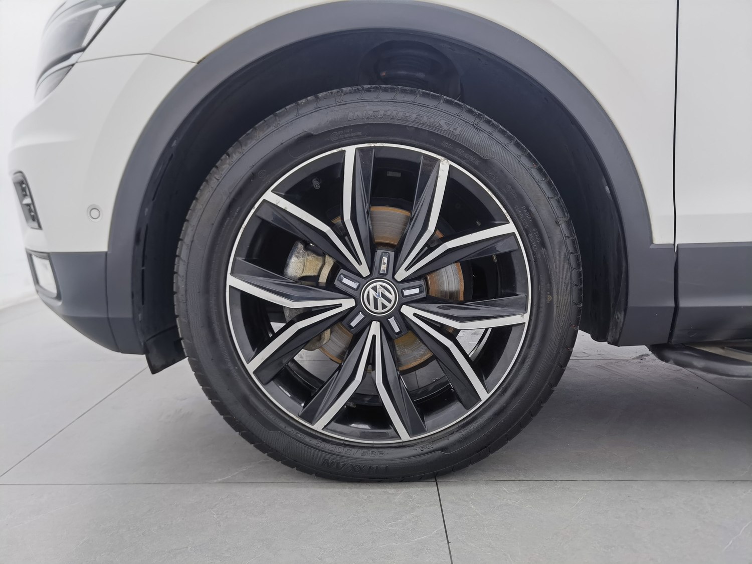 Used Volkswagen Tiguan L 2019 2.0 AT