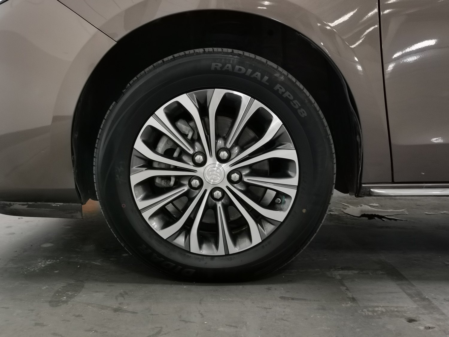 Used Buick GL8 2023 2.0 AT