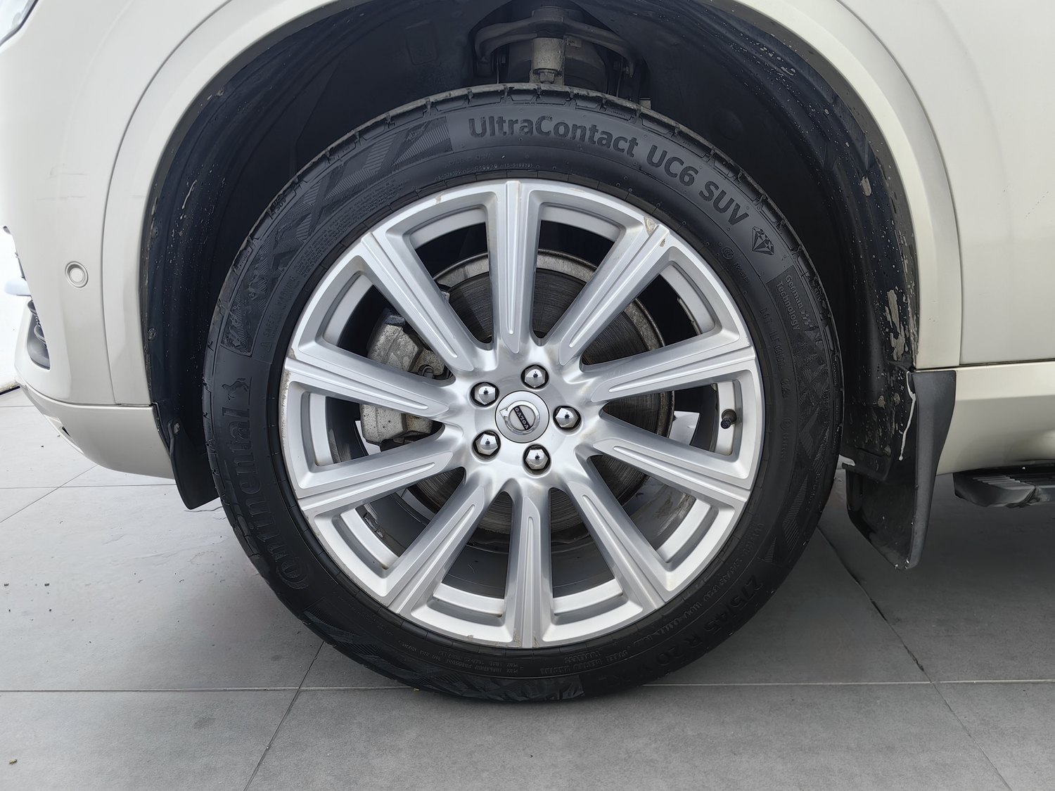 Used Volvo XC90 2018 2.0 AT