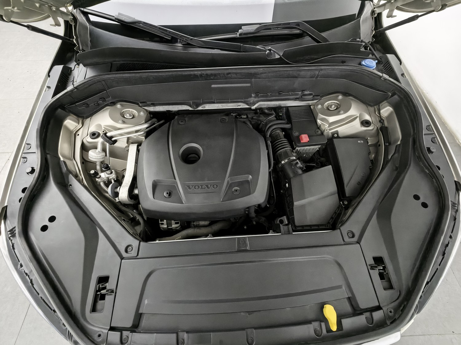 Used Volvo XC90 2018 2.0 AT