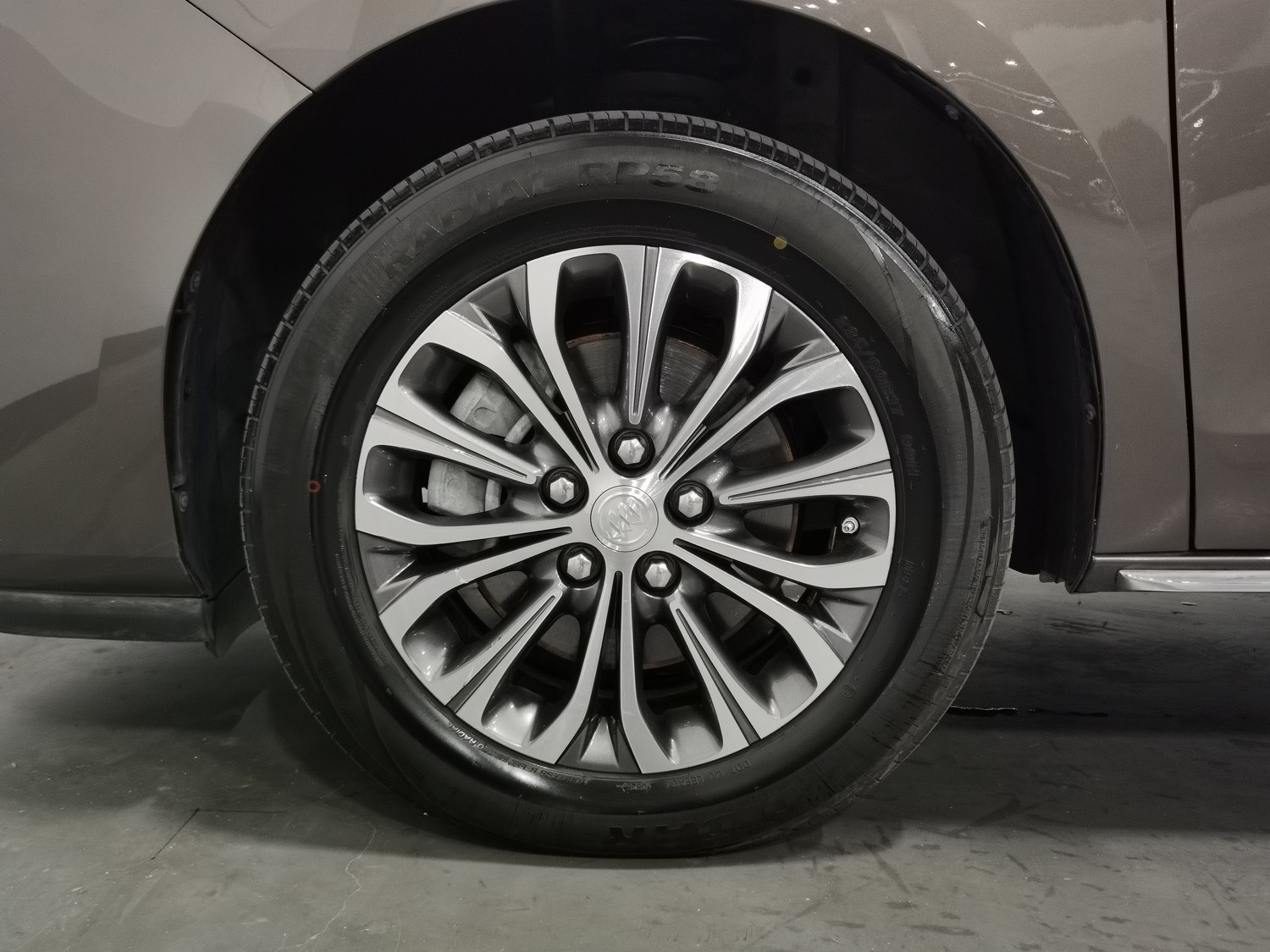Used Buick GL8 2023 2.0 AT