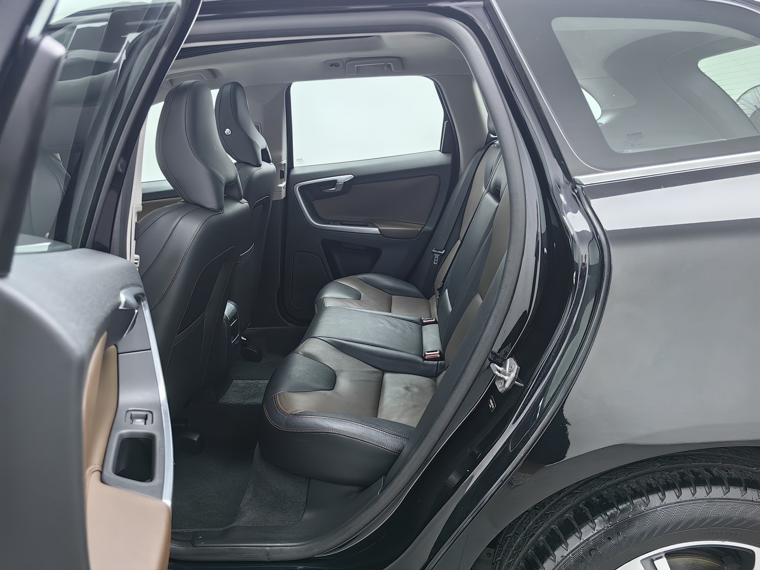 Used Volvo XC60 2015 2.0 AT