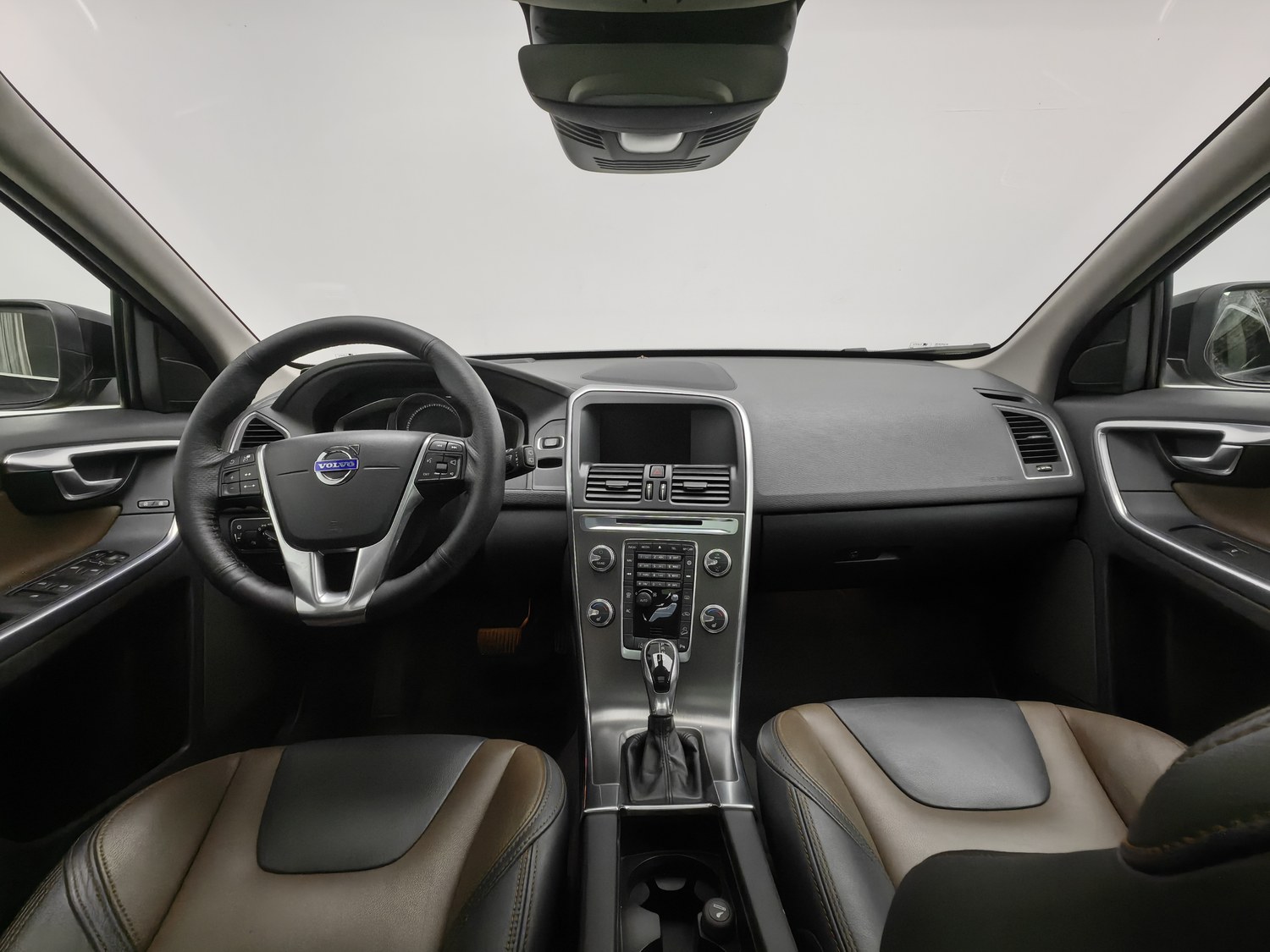 Used Volvo XC60 2015 2.0 AT