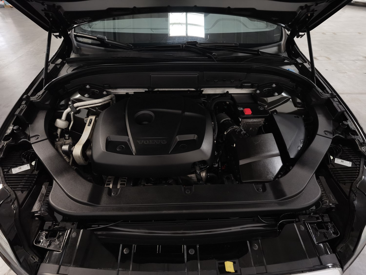 Used Volvo XC60 2021 2.0 AT