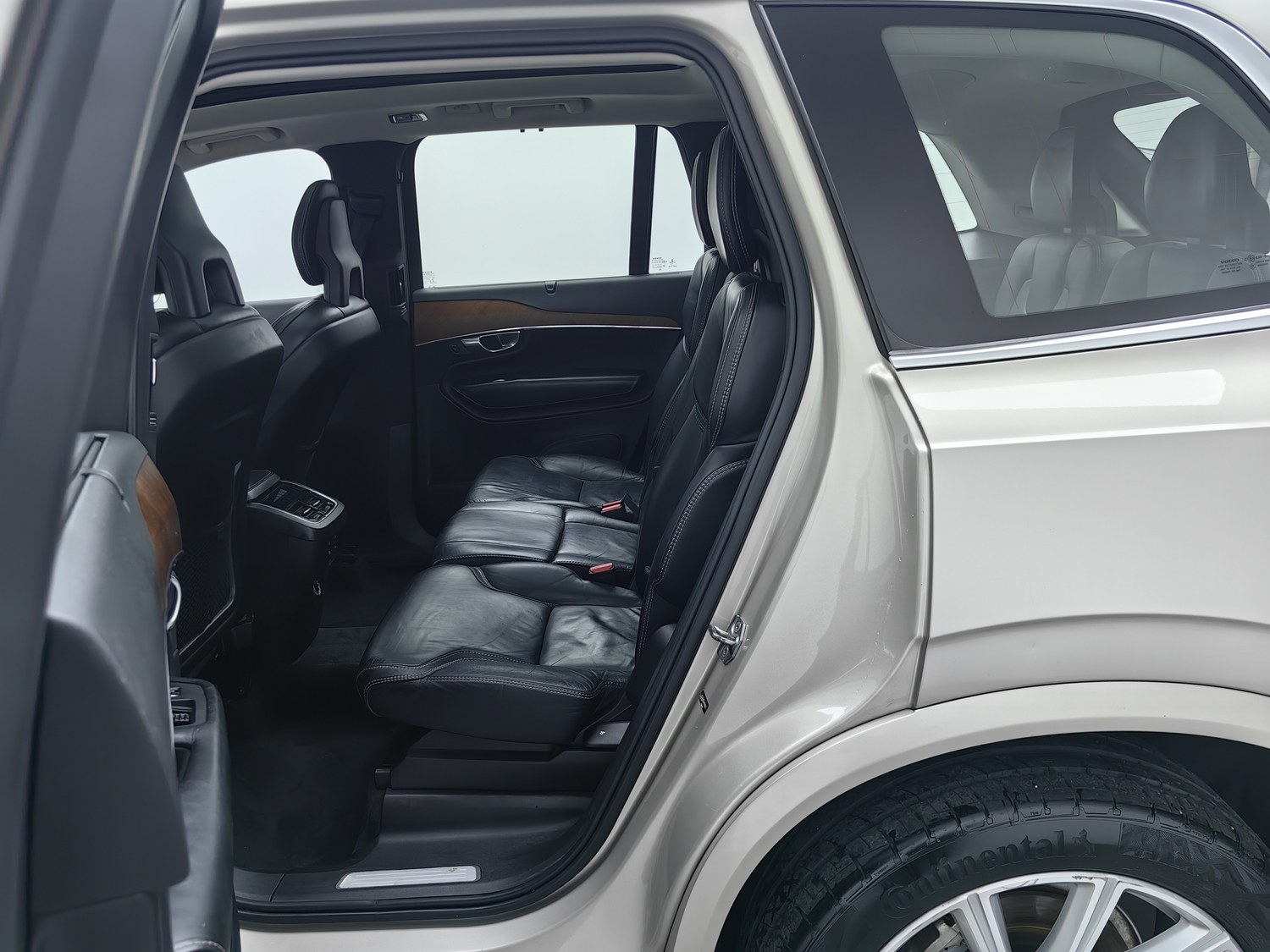 Used Volvo XC90 2018 2.0 AT