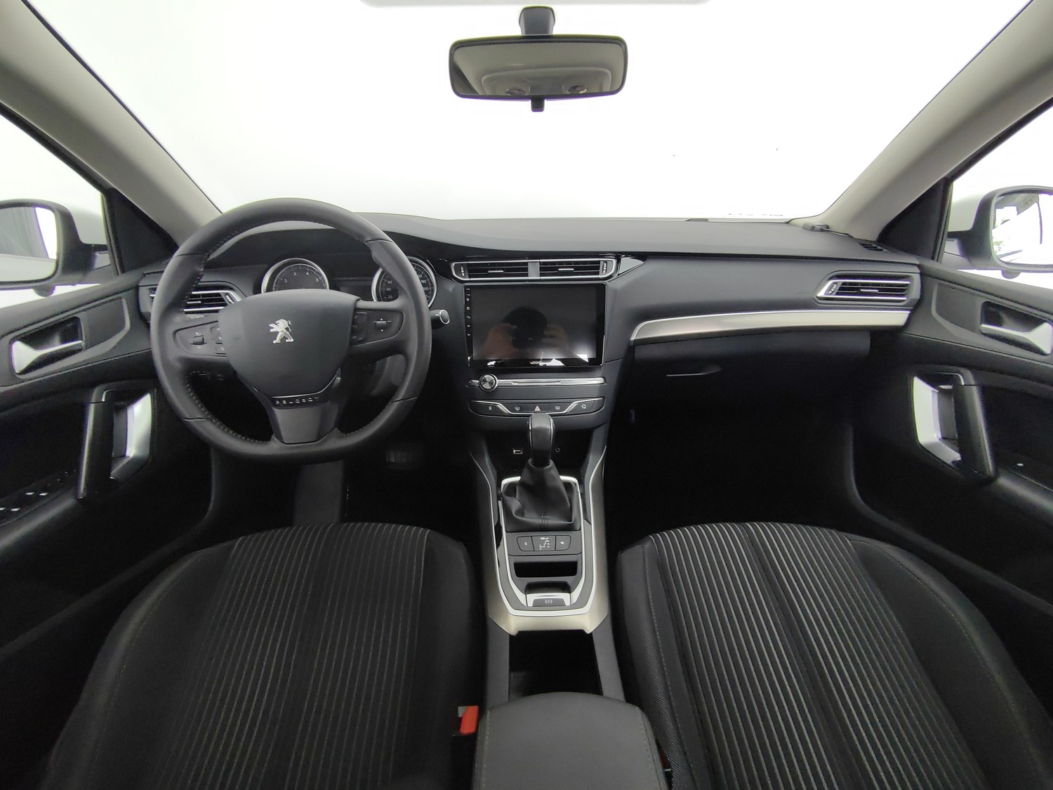 Used Peugeot 408 2015 1.2 AT