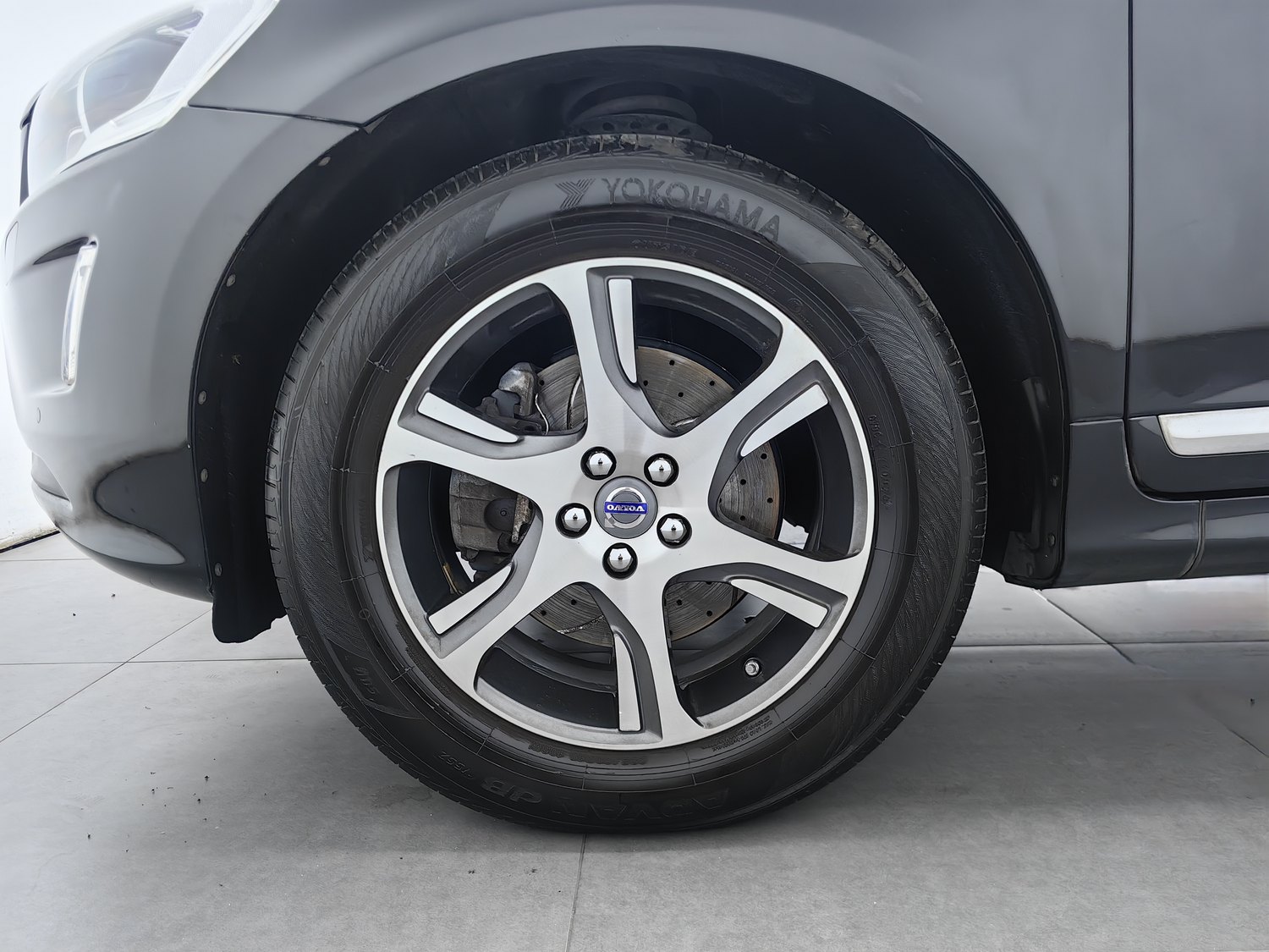 Used Volvo XC60 2015 2.0 AT