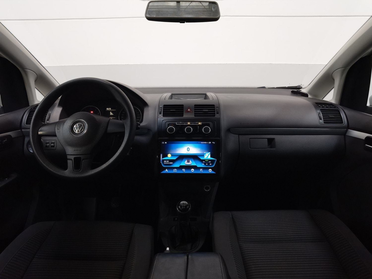 Used Volkswagen Touran 2015 1.6 MT