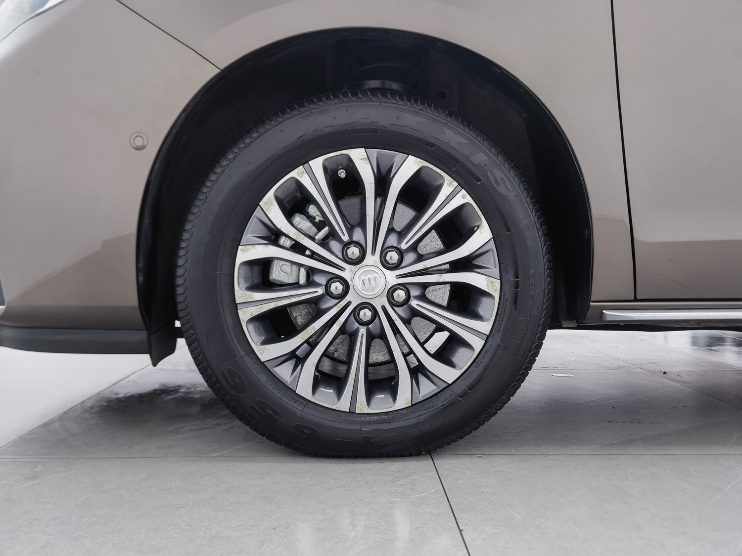 Used Buick GL8 2023 2.0 AT