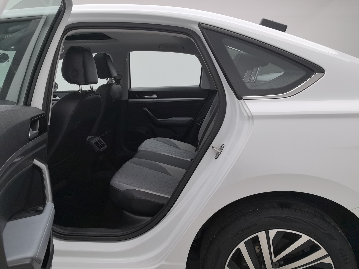 Used Volkswagen Lavida 2023 1.4 AT