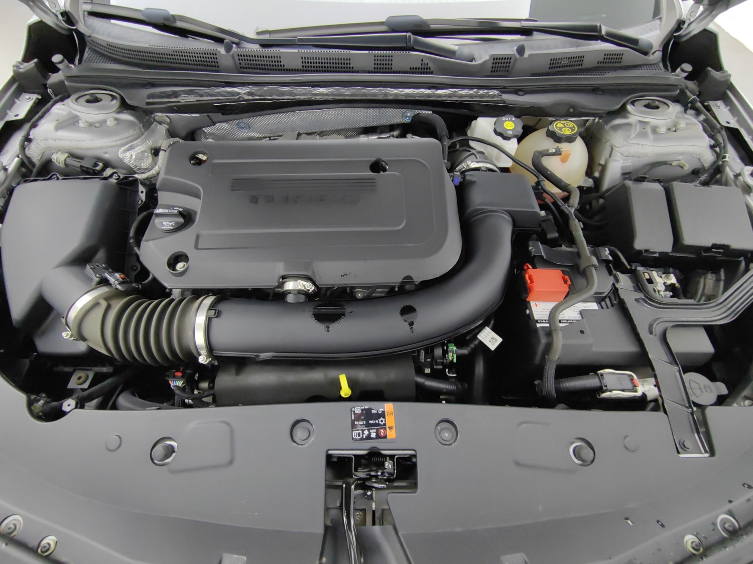 Used Buick LaCrosse 2023 2.0 AT
