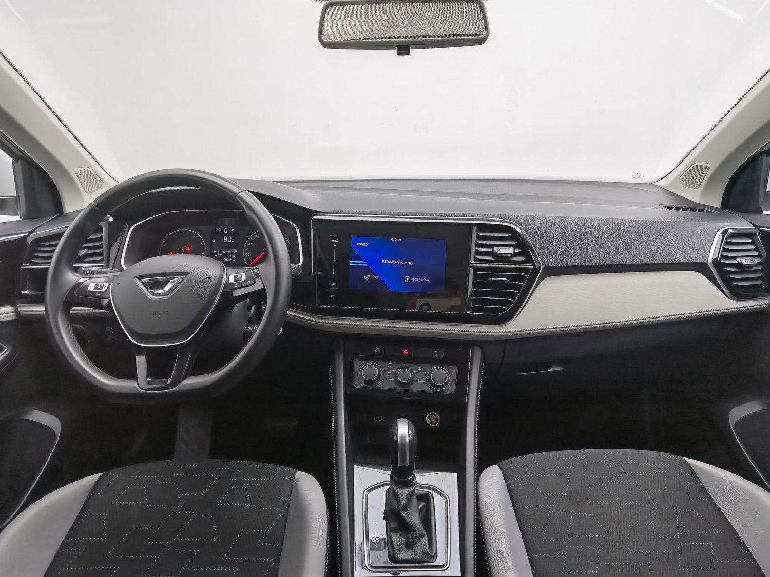 Used Jetta VS5 2023 1.4 AT