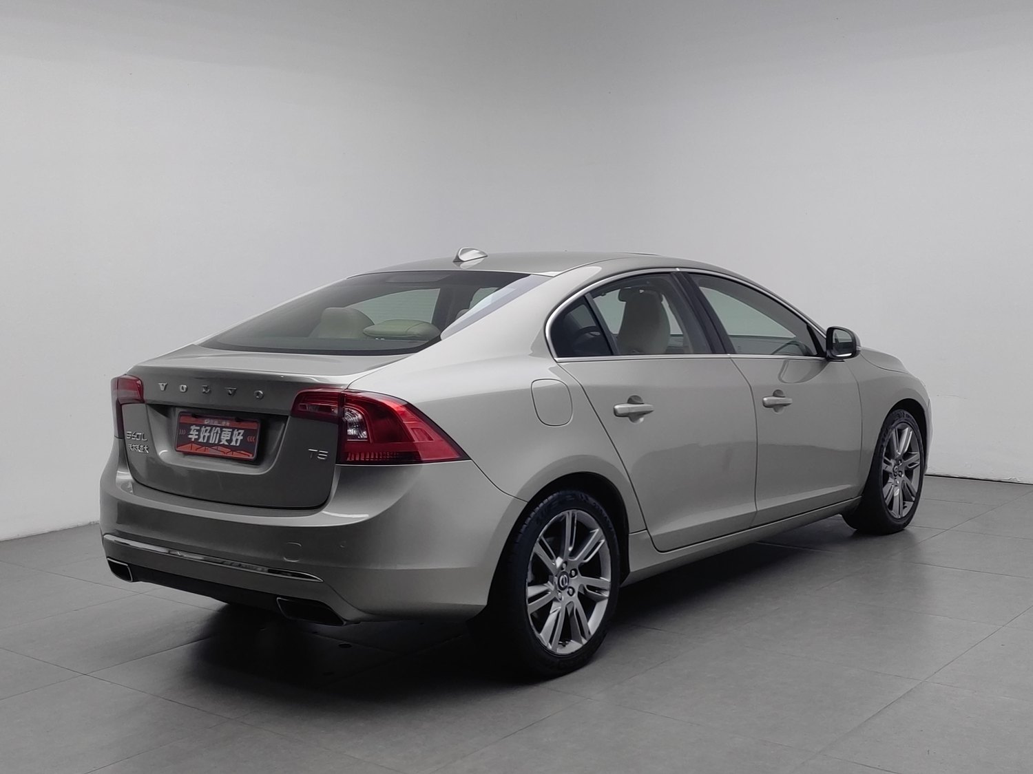 Used Volvo S60 2014 2.0 AT