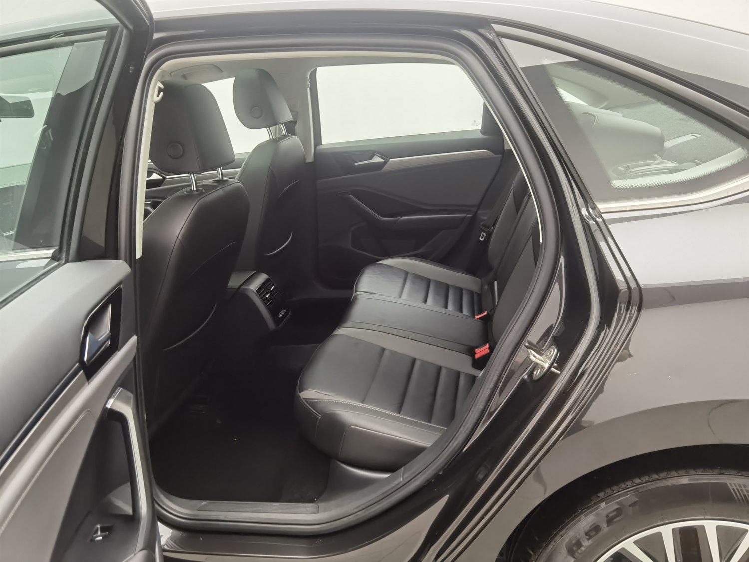 Used Volkswagen Sagitar 2021 1.2 AT