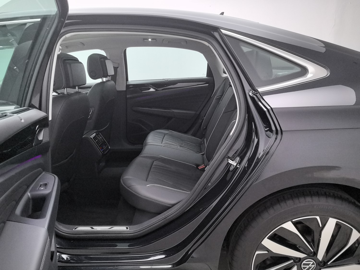 Used Volkswagen Passat 2023 2.0 AT