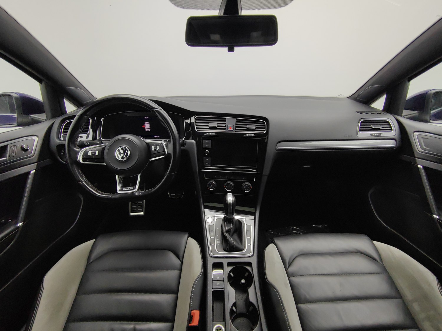 Used Volkswagen Golf 2019 1.4 AT