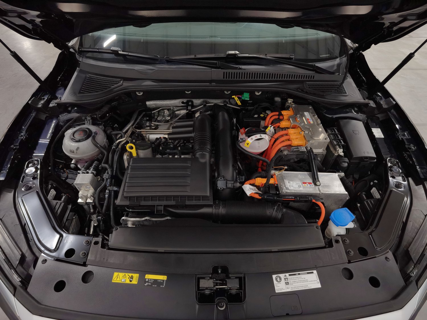Used Volkswagen Passat EV 2025 1.4 AT