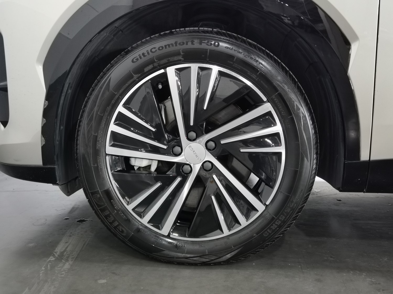 Used Lynk & Co 08 2023 1.5 AT