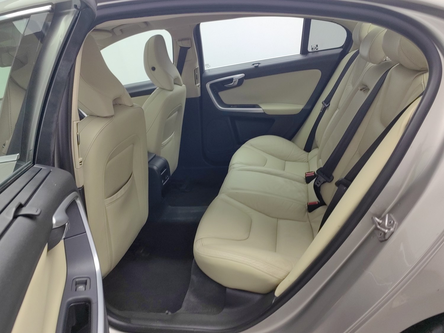 Used Volvo S60 2014 2.0 AT